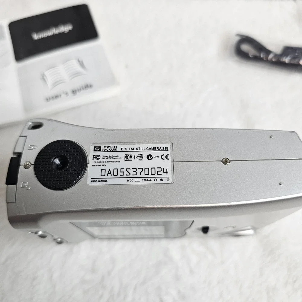 🖤Vintage HP PhotoSmart 215 1.3 MP Digital Camera With Box And Some Contents